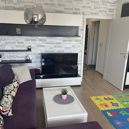 Briz Apartment; 2 Bdr; 6 Guests; Private Parking Varna ภายนอก รูปภาพ