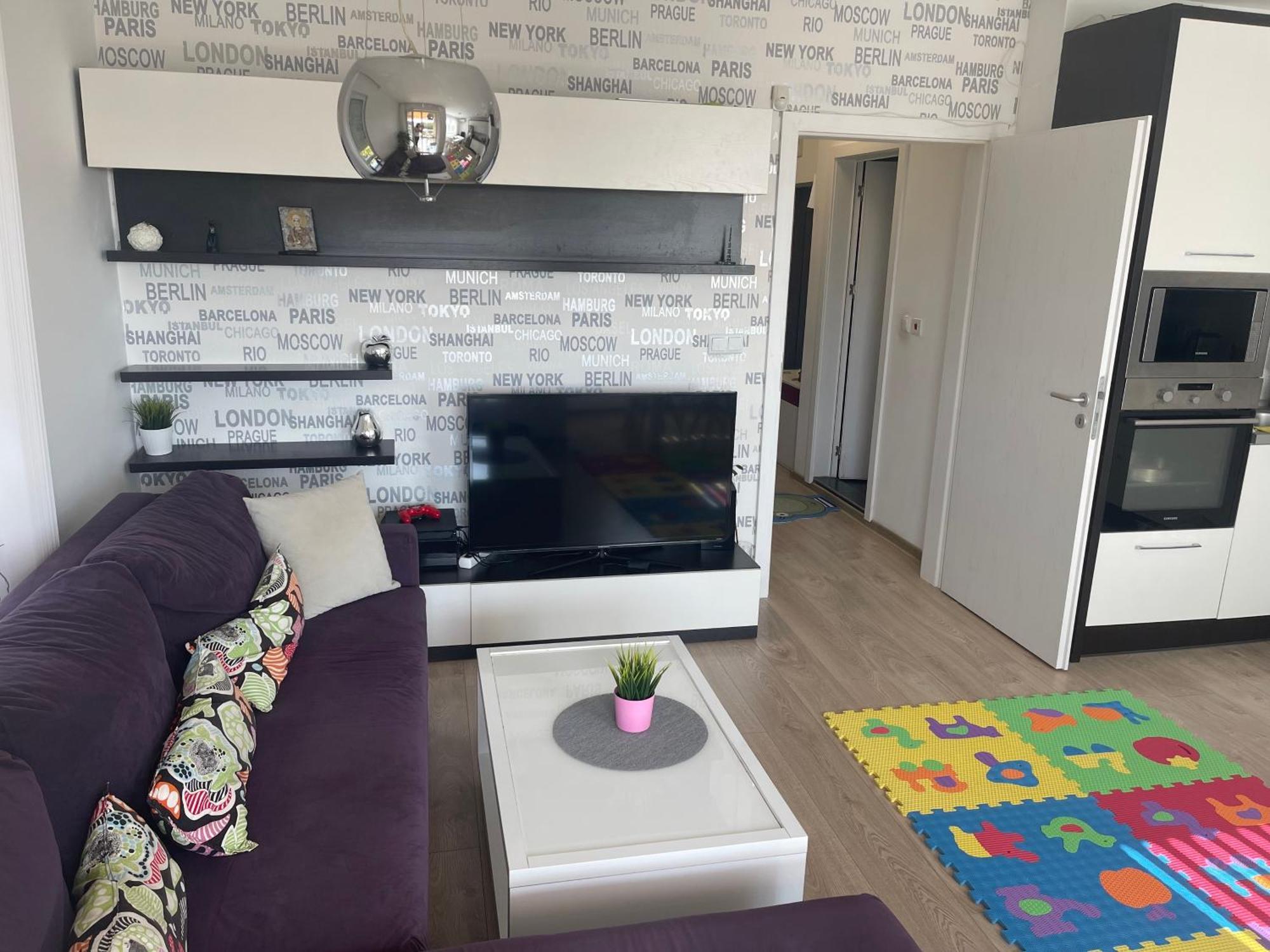 Briz Apartment; 2 Bdr; 6 Guests; Private Parking Varna ภายนอก รูปภาพ